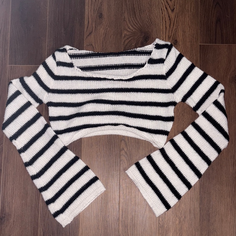 ROMWE Black and White Striped Sweater